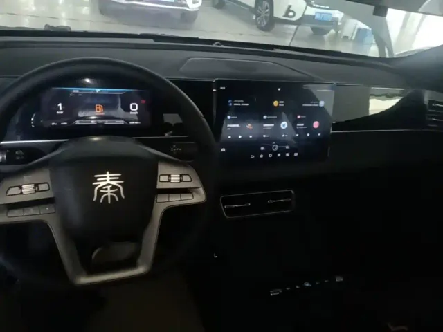 BYD Qin L — Фото автомобиля 9
