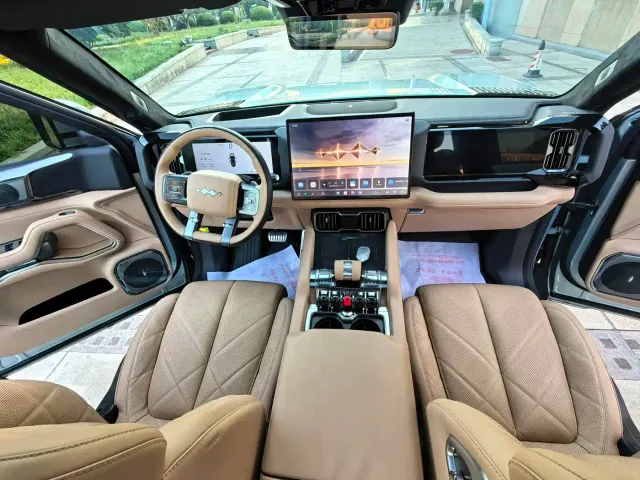 BYD FangChengBao Leopard 8 — Фото автомобиля 10