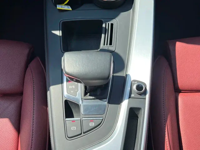 Audi A4L — Фото автомобиля 16