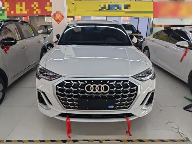 Audi Q3 — Фото автомобиля 2