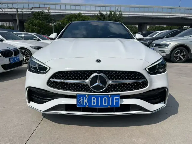Фотография автомобиля — Mercedes-Benz C-Class