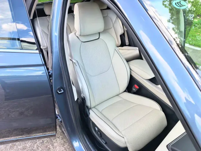 Genesis GV70 — Фото автомобиля 17