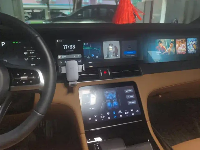 Li Auto ONE — Фото автомобиля 13