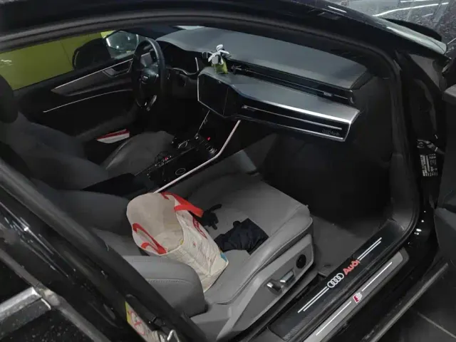 Audi A6L — Фото автомобиля 8