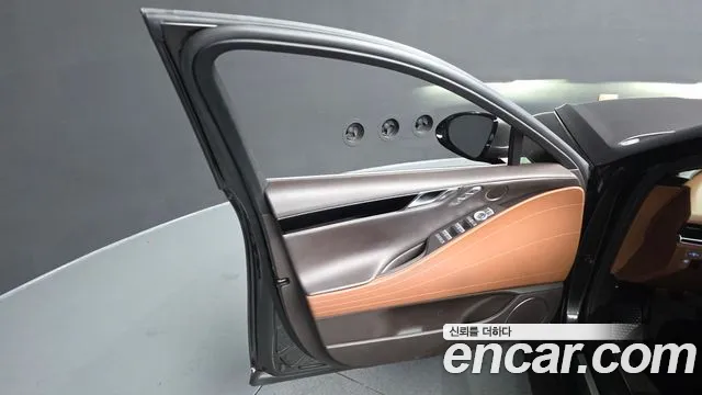 Genesis G80 Бензин 2.5 турбо AWD — Фото автомобиля 19