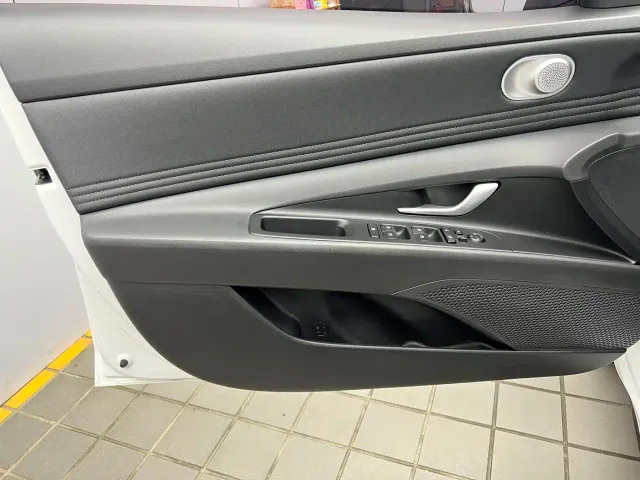 Hyundai Elantra — Фото автомобиля 16
