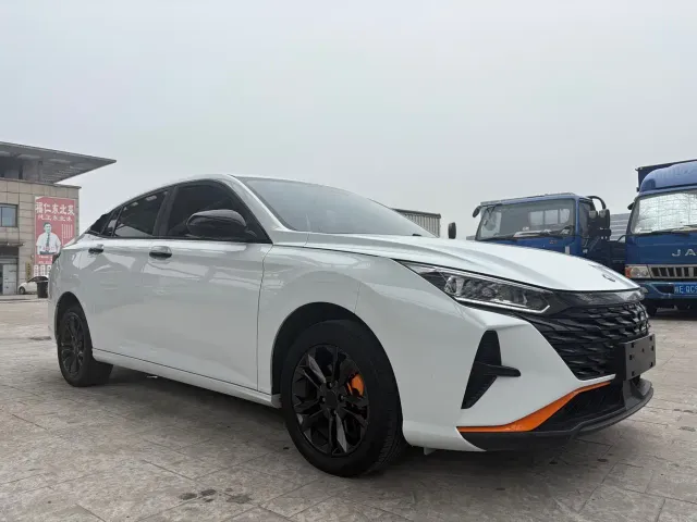 Dongfeng Yixuan — Фото автомобиля 3