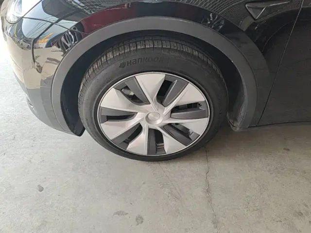 Tesla Model Y — Фото автомобиля 22