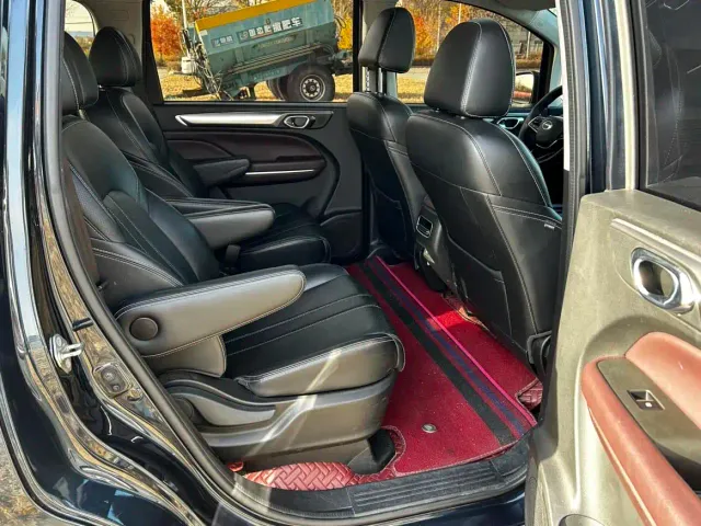 GAC Trumpchi M6 — Фото автомобиля 13
