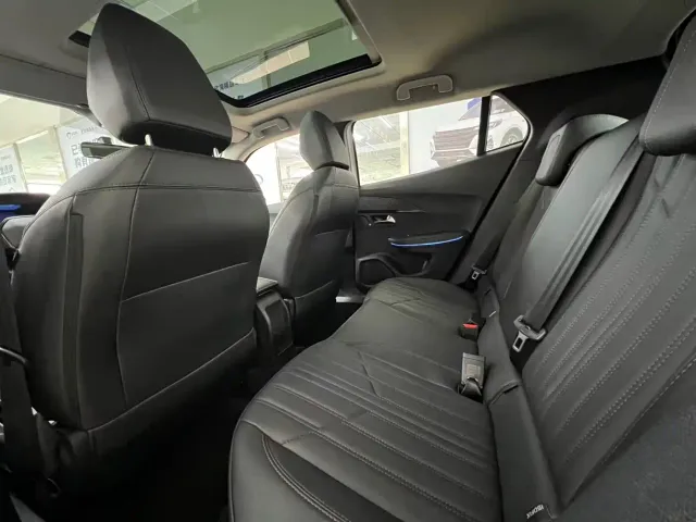 Peugeot 2008 — Фото автомобиля 7