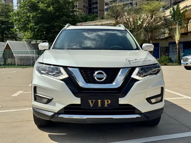 Nissan X-Trail — Фото автомобиля 2
