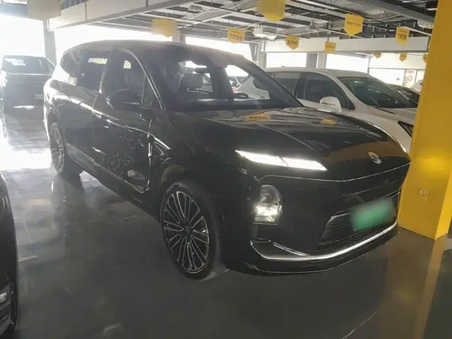Nio ES8 — Фото автомобиля 3