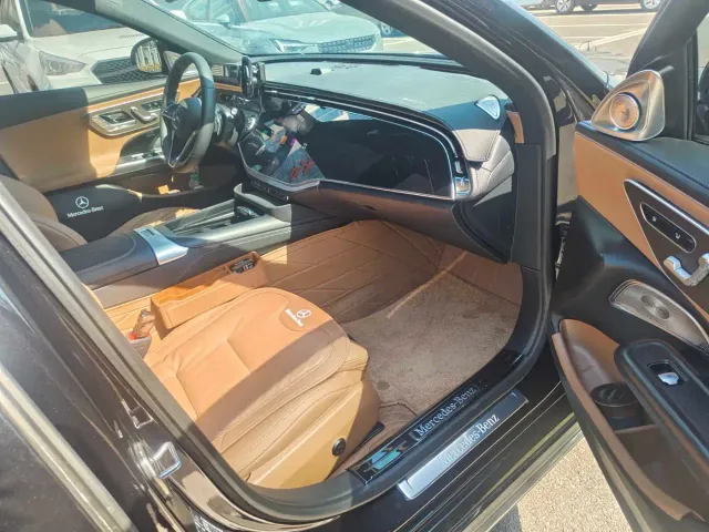 Mercedes-Benz E-Class — Фото автомобиля 6