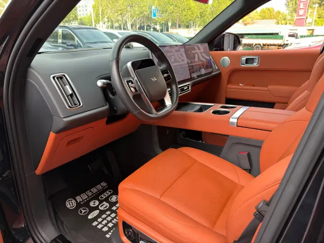 Li Auto L8 — Фото автомобиля 7