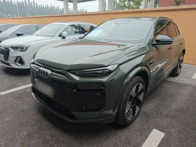 Фотография автомобиля — Audi Q6L e-tron