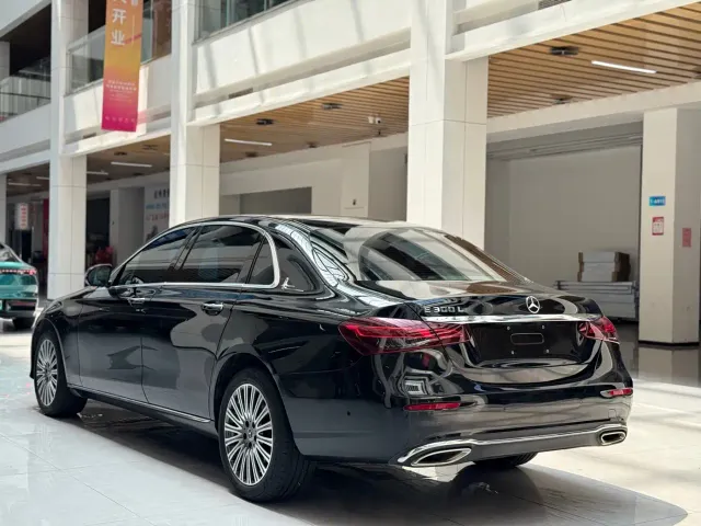 Mercedes-Benz E-Class — Фото автомобиля 7