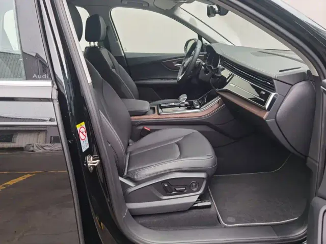 Audi Q7 — Фото автомобиля 23