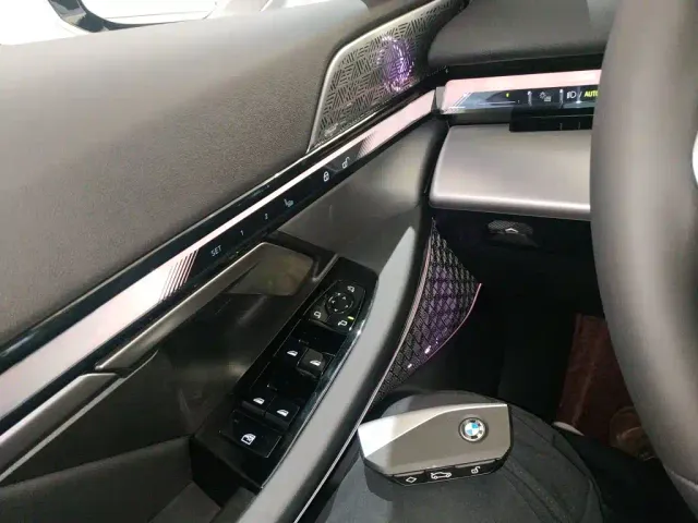 BMW 5 Series — Фото автомобиля 8