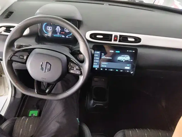 Leapmotor T03 — Фото автомобиля 9