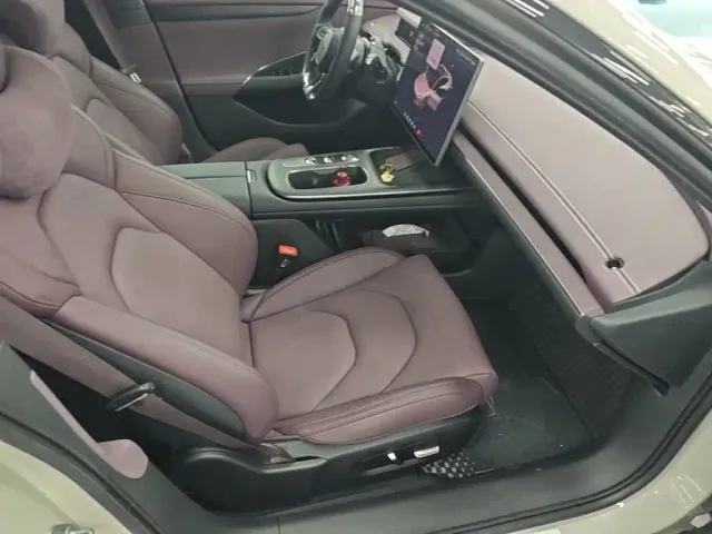 Xiaomi SU7 — Фото автомобиля 24