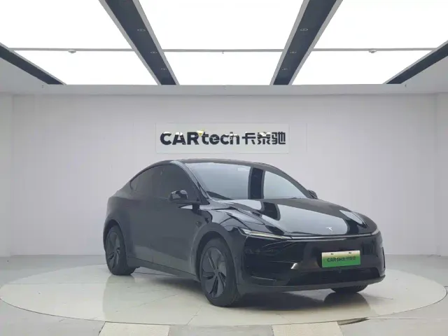 Tesla Model Y — Фото автомобиля 7