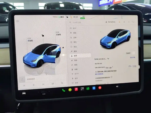 Tesla Model Y — Фото автомобиля 12