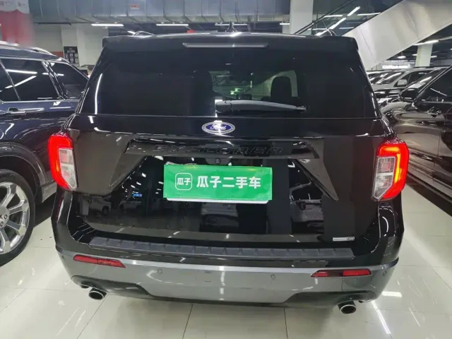 Ford Explorer — Фото автомобиля 7