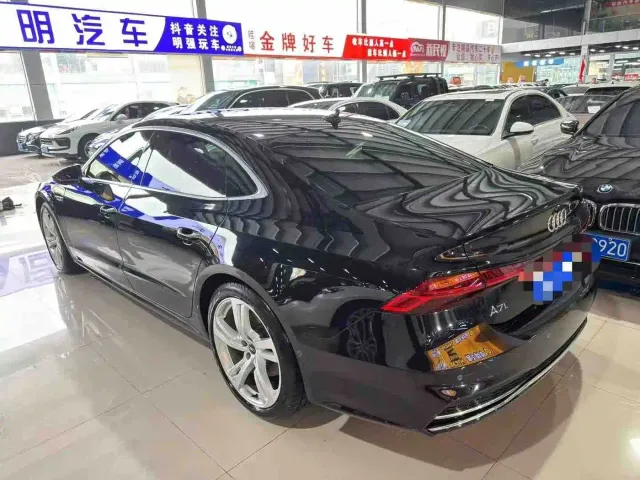 Audi A7L — Фото автомобиля 9