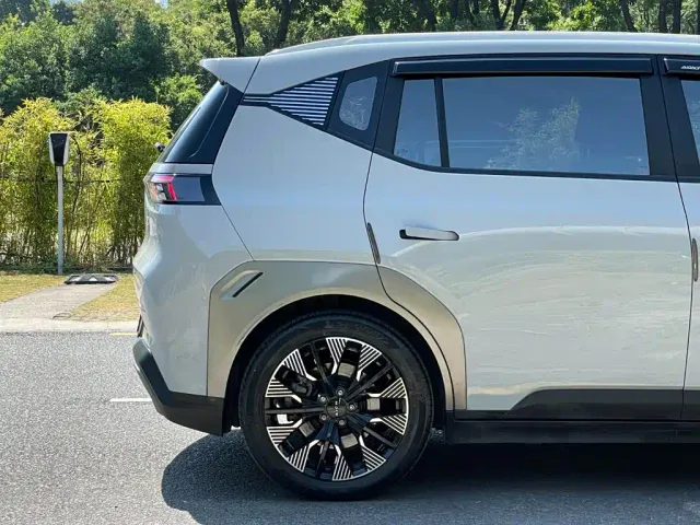 GAC Aion Y — Фото автомобиля 25