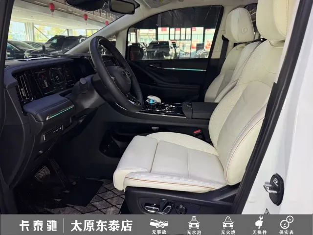 GAC Trumpchi E9 — Фото автомобиля 13