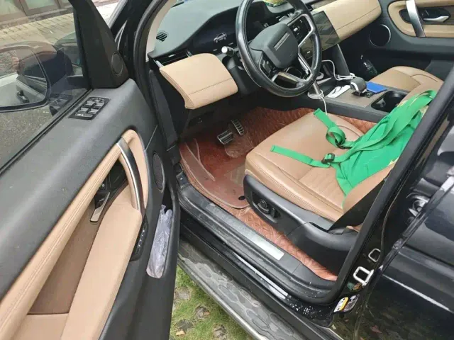 Land Rover Discovery Sport — Фото автомобиля 12