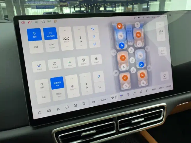 Li Auto L8 — Фото автомобиля 21