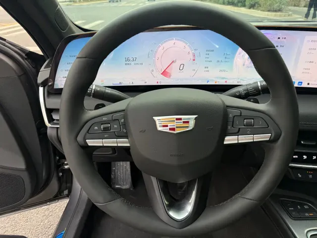 Cadillac CT5 — Фото автомобиля 6