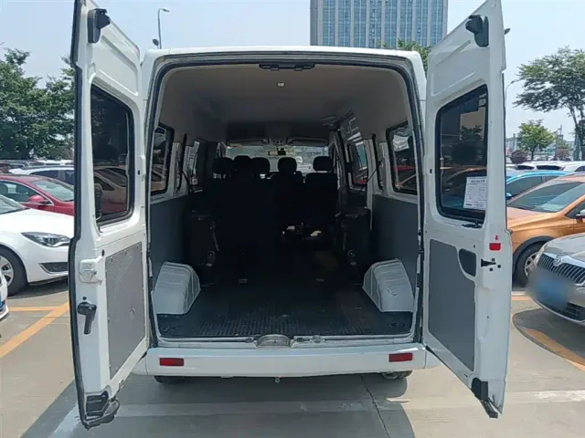 Maxus Xintu V80 — Фото автомобиля 18