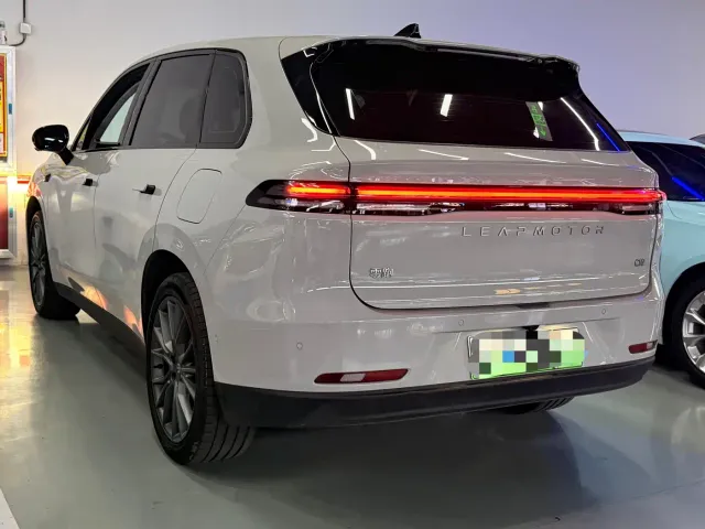 Leapmotor C10 — Фото автомобиля 13