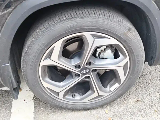 Geely Xingyue L — Фото автомобиля 6