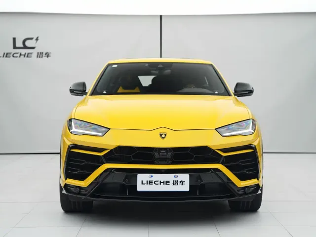 Lamborghini Urus — Фото автомобиля 2
