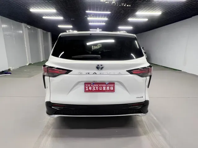 Toyota Granvia — Фото автомобиля 25
