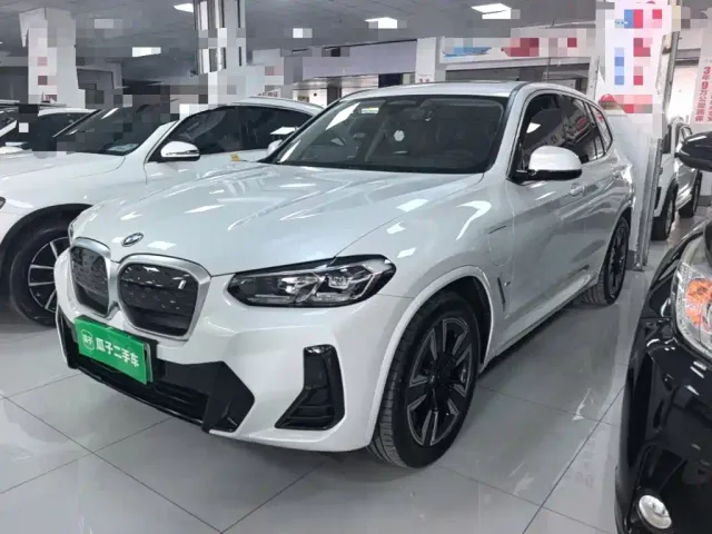 Фотография автомобиля — BMW iX3