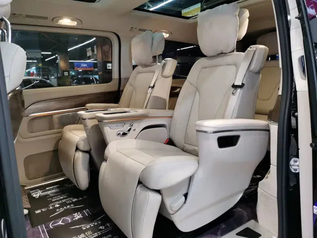 Mercedes-Benz V-Class — Фото автомобиля 15