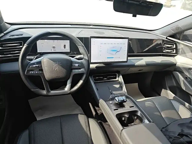 BYD Qin L — Фото автомобиля 9