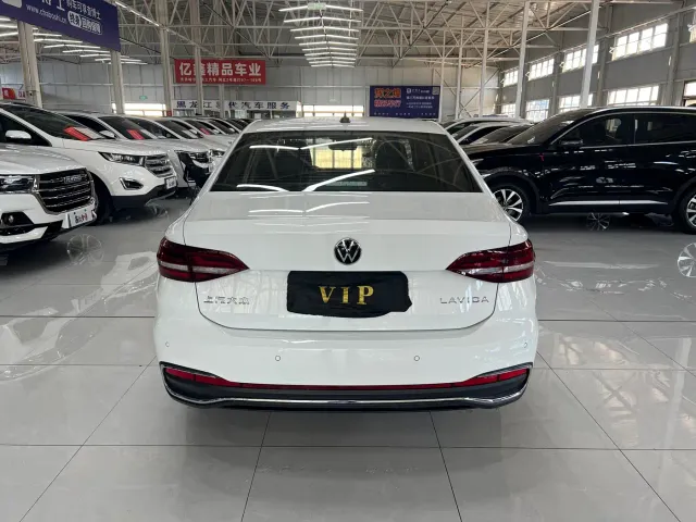 Volkswagen Lavida — Фото автомобиля 8