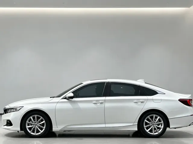 Honda Accord — Фото автомобиля 2