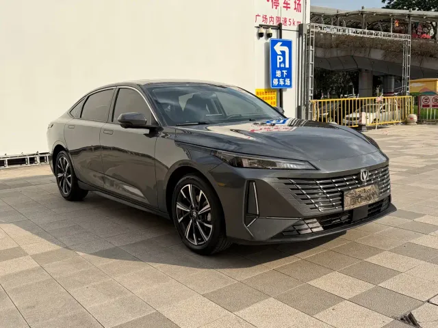 Changan Eado — Фото автомобиля 3