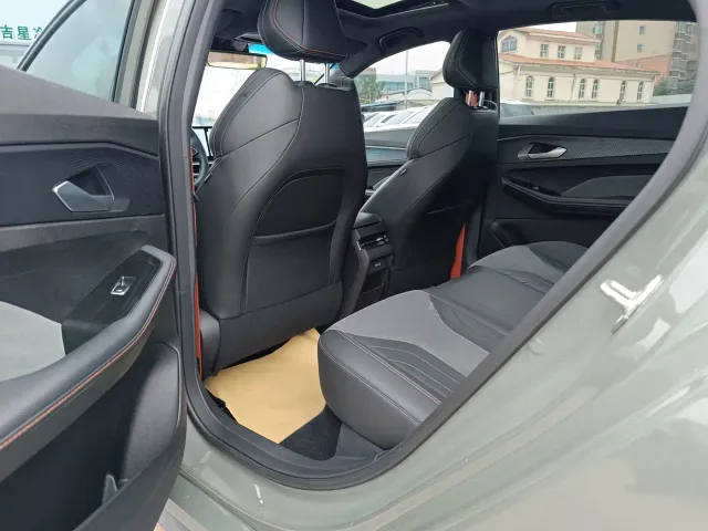 Geely Binrui — Фото автомобиля 9
