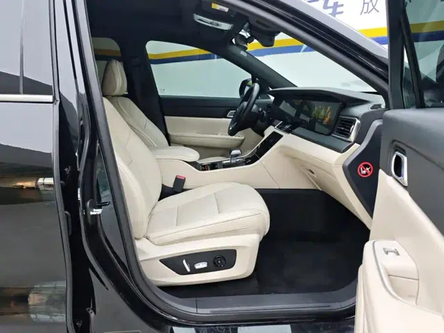Li Auto ONE — Фото автомобиля 8