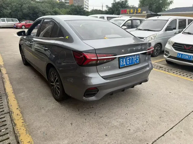 Roewe i5 — Фото автомобиля 4