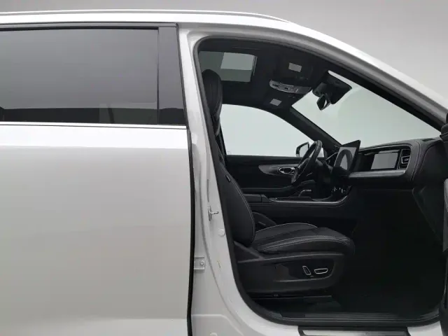 GAC Trumpchi GS8 — Фото автомобиля 23