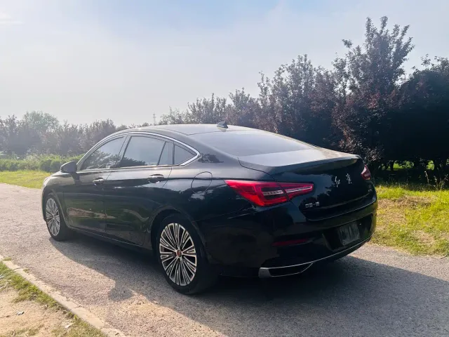 Hongqi H5 — Фото автомобиля 9