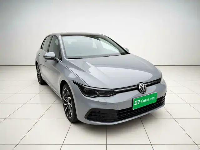 Volkswagen Golf — Фото автомобиля 3